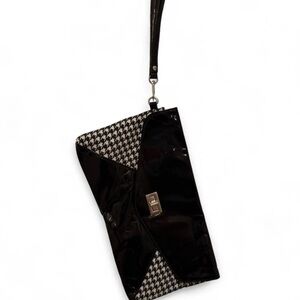 Chic Black and White Houndstooth Clutch with Wrist Strap